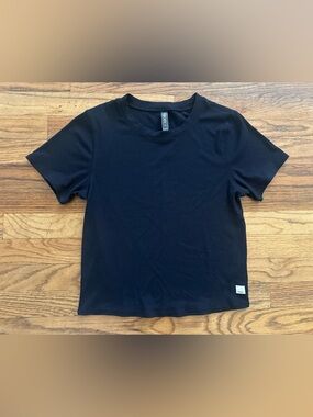 Vuori Pose Fitted Tee Black Ribbed Cropped Short Sleeve Shirt Sz Large VW169